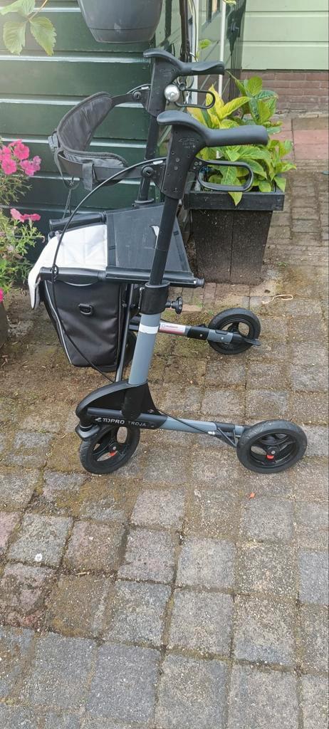 Topro troja rollator 2G medium, Diversen, Rollators, Zo goed als nieuw, Lichtgewicht, Opvouwbaar, Ophalen