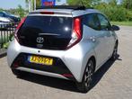 Toyota Aygo 1.0 VVT-i x-first CABRIO | LMV | AIRCO | CAMERA, Auto's, Toyota, Voorwielaandrijving, Stof, Gebruikt, Euro 6