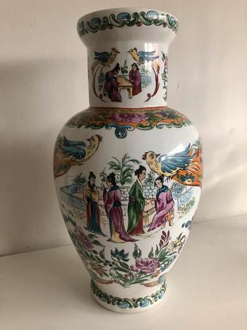 Chineze vaas antiek vintage eclectisch interieur  beschikbaar voor biedingen