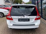 Volvo V70 2.5FT R-Design Automaat 230PK LEER / XENON / PDC /, Auto's, Gebruikt, Zwart, Bluetooth, Onderhoudsboekje