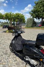 Vespa sprint! 2018 glans zwart full option!, Fietsen en Brommers, Ophalen, Maximaal 45 km/u, Vespa S, Zo goed als nieuw
