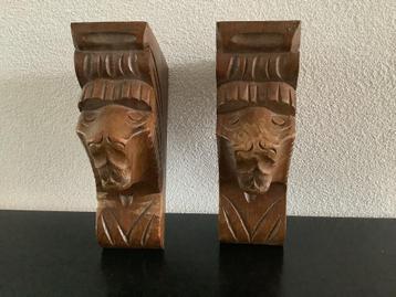 Leeuwenkop, houtsnijwerk beschikbaar voor biedingen