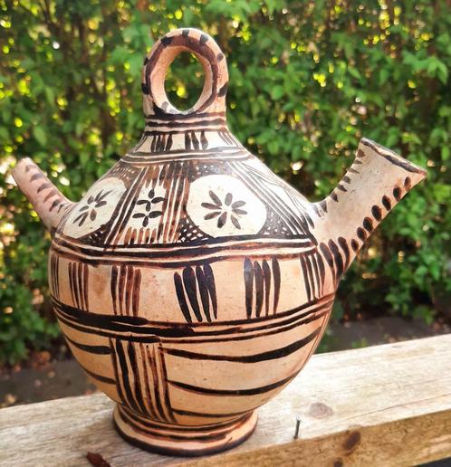 kruik, Huis en Inrichting, Woonaccessoires | Vazen, Zo goed als nieuw, Zwart, Minder dan 50 cm, Aardewerk of Porselein, Ophalen of Verzenden