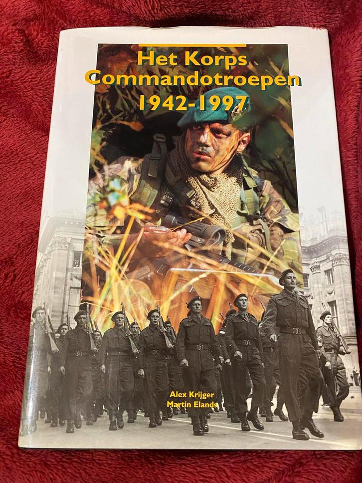 Het Korps Commandotroepen 1942 1997 KCT Commando militaire, Boeken, Oorlog en Militair, Zo goed als nieuw, Landmacht, 1945 tot heden