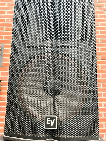 EV Electro-Voice 2 x top TX1152 2 x sub ELX 118 beschikbaar voor biedingen