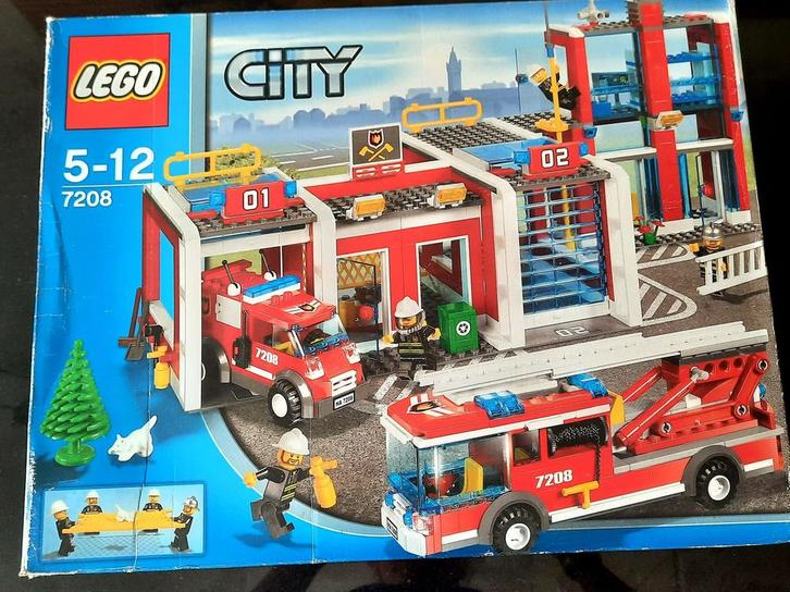 Lego city 7208: brandweerstation met doos, Kinderen en Baby's, Speelgoed | Duplo en Lego, Zo goed als nieuw, Ophalen of Verzenden