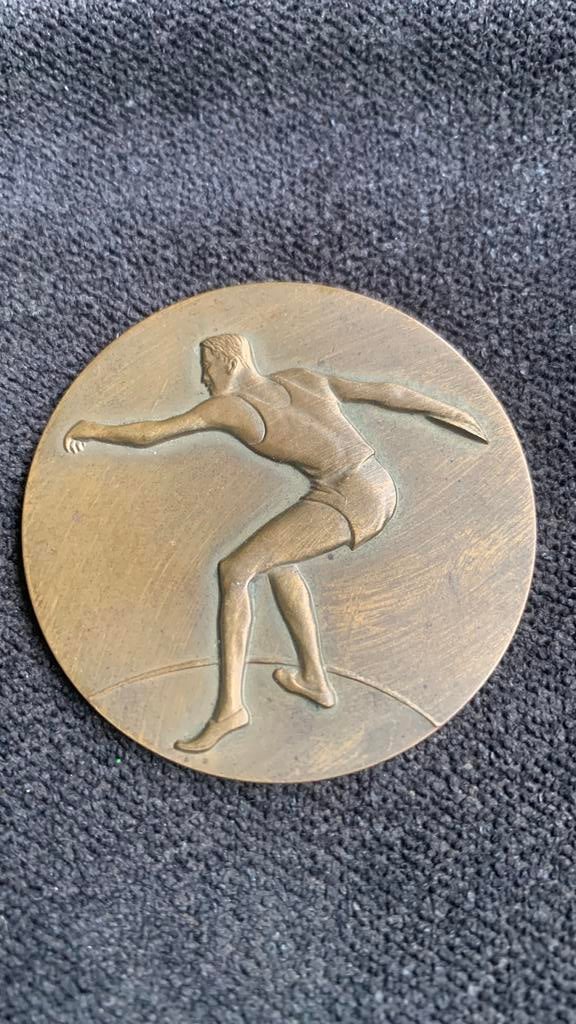 Discus werper medaille penning brons, Ophalen of Verzenden, Brons