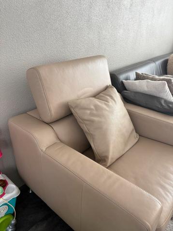 Leren stoel beschikbaar voor biedingen