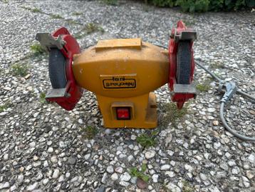 Slijpmachine beschikbaar voor biedingen