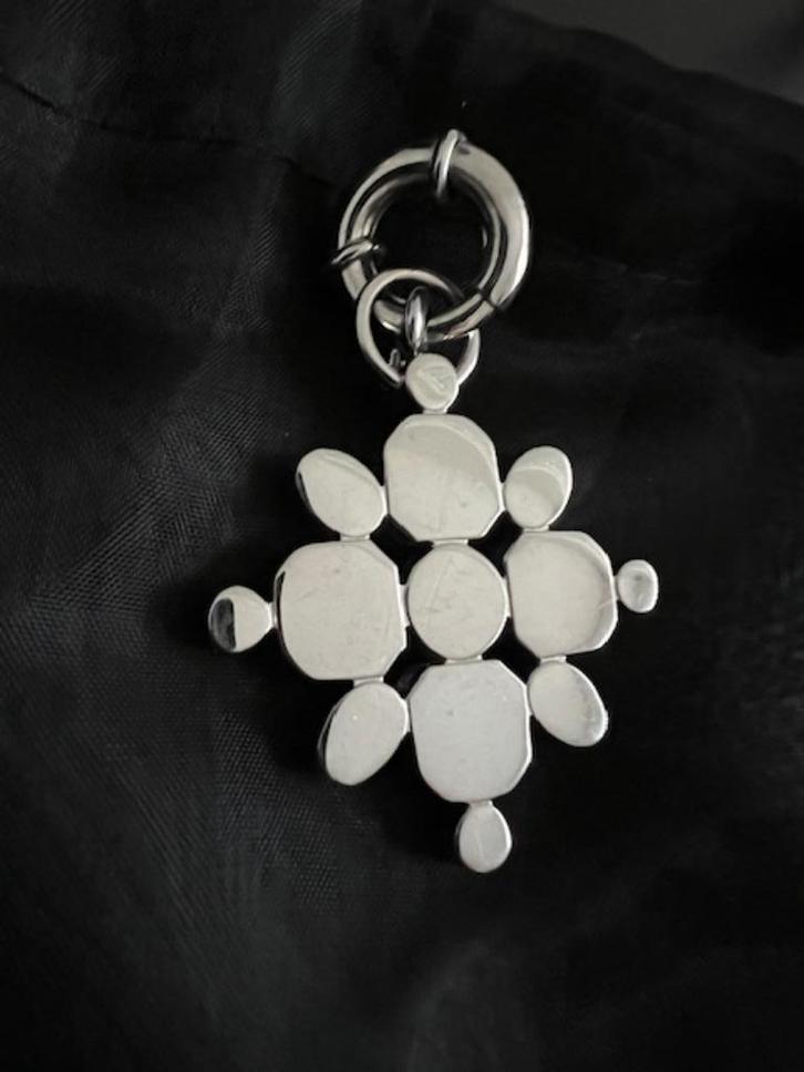 Dyrberg/Kern pendant Connelly ss rvs fantasiemodel, Sieraden, Tassen en Uiterlijk, Kettinghangers, Zo goed als nieuw, Overige materialen