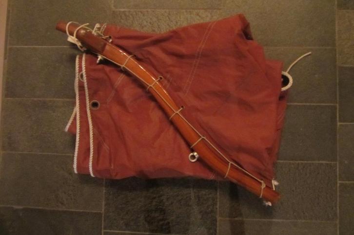 fraaie klassiek bruine zeilen met gebogen gaffel, Watersport en Boten, Zeilen en Zeiltoebehoren, Zo goed als nieuw, Minder dan 15 m²