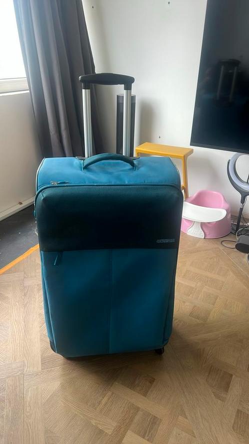 American Tourister koffer groot Spinner Lichtgewicht S blauw, Sieraden, Tassen en Uiterlijk, Koffers, Zo goed als nieuw, Hard kunststof