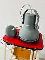 Industriële grijze hanglamp., Ophalen of Verzenden, Gebruikt, Minder dan 50 cm