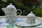 Douwe Egberts servies Wavel Creme met Blauwe Bloemetjes, Huis en Inrichting, Keuken | Servies, Nieuw, Ophalen of Verzenden, Overige stijlen