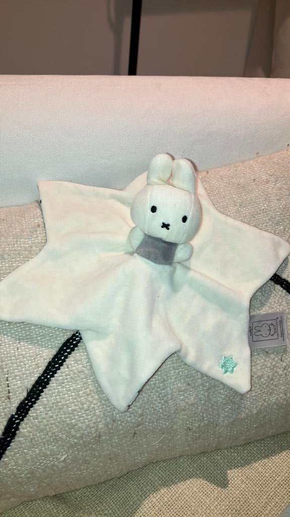 Nijntje ster knuffeldoekje heunec, Kinderen en Baby's, Speelgoed | Knuffels en Pluche, Ophalen of Verzenden, Zo goed als nieuw