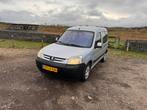 Peugeot Partner 1.4 Combi 2003, Auto's, Peugeot, Zwart, 4 cilinders, Origineel Nederlands, Handgeschakeld