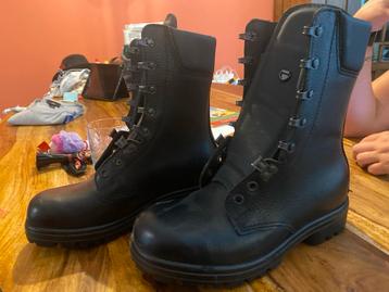 Zwarte leren boots maat 38 beschikbaar voor biedingen