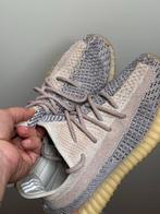 Yeezy Boost 350 V2 Ash Pearl - Maat 42.5, Kleding | Heren, Schoenen, Ophalen of Verzenden, Gedragen, Overige kleuren, Sneakers of Gympen