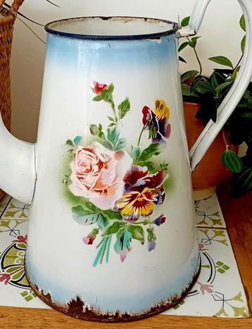 Vintage Emaille koffiekan  kan met bloemen beschikbaar voor biedingen