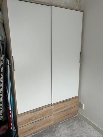 Kledingkast 121x200x60 cm beschikbaar voor biedingen
