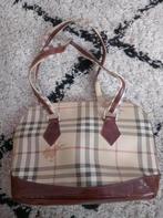 Burberry look handtas

prijs 5

interesse stuur me een ber, Sieraden, Tassen en Uiterlijk, Tassen | Damestassen, Ophalen of Verzenden