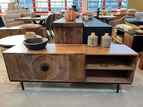 Magazijn Leegverkoop TV meubel Carved mangohout metaal zwart, Huis en Inrichting, Woonaccessoires | Overige, Nieuw, Ophalen of Verzenden