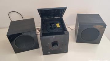 LG Muziek systeempje DVD, CD, radio, MP3 beschikbaar voor biedingen