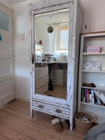 Spiegelkast vintage beschikbaar voor biedingen