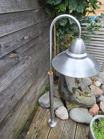 staande tuinlamp beschikbaar voor biedingen