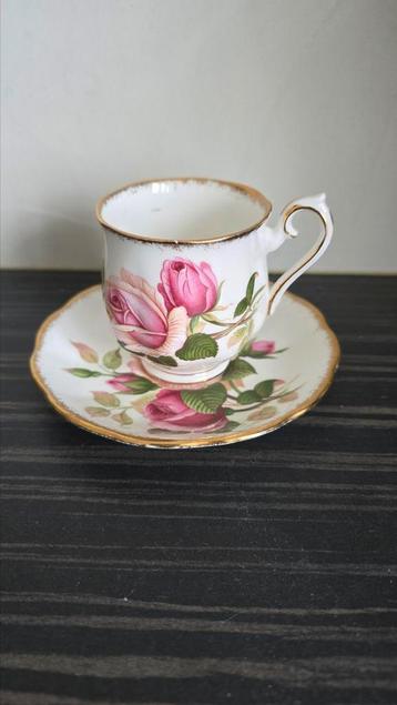 Royal Albert "aniversery rose" beschikbaar voor biedingen