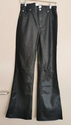 Bershka flair broek lederlook maat M, Kleding | Dames, Broeken en Pantalons, Maat 38/40 (M), Zwart, Zo goed als nieuw, Lang