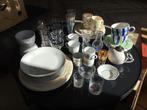Diverse glazen en borden, Ophalen, Gebruikt, Glas, Bord(en)