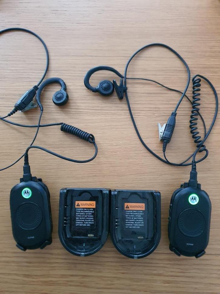 Motorola CLP446 portofoon, Telecommunicatie, Portofoons en Walkie-talkies, Gebruikt, Portofoon of Walkie-talkie, Handsfree-functie