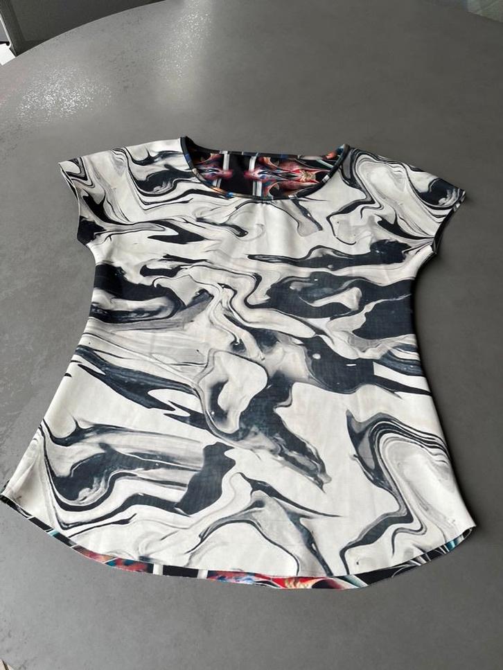 Lizzy & Coco top, 2 kanten draagbaar, maat M/L, Kleding | Dames, Tops, Zo goed als nieuw, Maat 38/40 (M), Zwart, Korte mouw, Verzenden