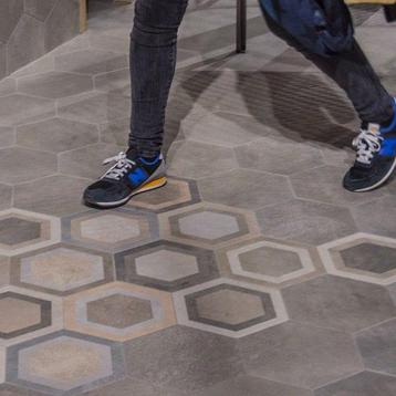 Vives Porcelanito Bushmills Hex  2.2 m2 beschikbaar voor biedingen