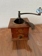 Oude houten koffiemolen met keramische knop, Antiek en Kunst, Antiek | Keukenbenodigdheden, Ophalen of Verzenden
