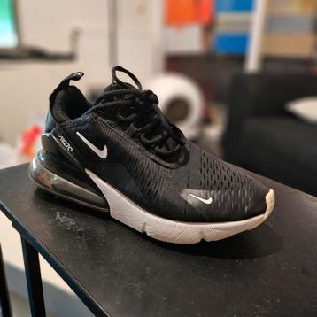 Nike Air Max 270 zwart wit maat 39 + gratis paar Nikes beschikbaar voor biedingen