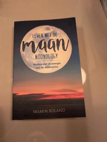 Leven met de maan, monologue. Werken met de energie van de  beschikbaar voor biedingen