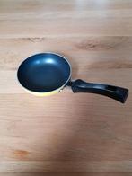 Kleine Gele Koekenpan 12 cm, Ophalen of Verzenden, Overige materialen, Koekenpan of Braadpan