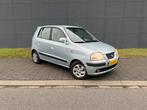 Hyundai Atos 1.1 AUT 2005 Blauw cruise, Auto's, 15 km/l, 31 €/maand, 4 cilinders, Origineel Nederlands