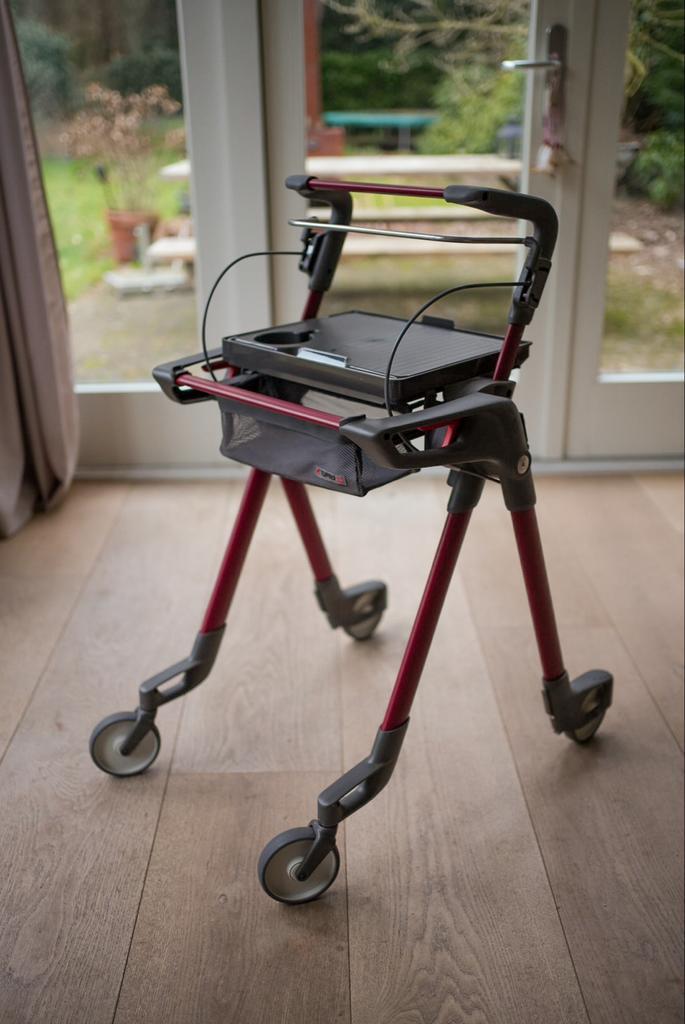 Rollator Topro Hestia indoor, Diversen, Rollators, Zo goed als nieuw, Opvouwbaar, Ophalen