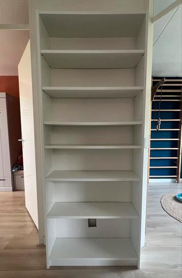 Billy boekenkast Ikea beschikbaar voor biedingen