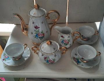 Oud brocant vintage multicolor bloemen serviessetje. beschikbaar voor biedingen