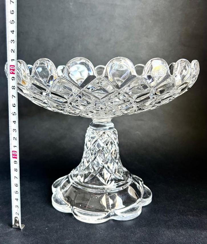Baccarat kristal grote schaal op voet 21cm hoog, Antiek en Kunst, Antiek | Glas en Kristal, Ophalen of Verzenden