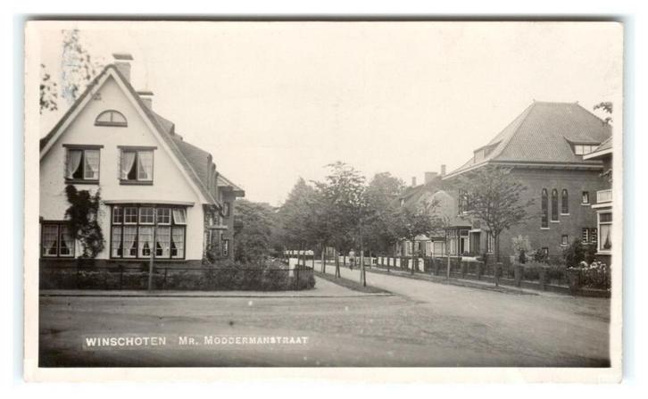 Winschoten, Mr. Moddermanstraat. Fotokaart, Verzamelen, Ansichtkaarten | Nederland, Gelopen, Groningen, 1920 tot 1940, Verzenden