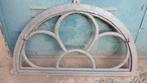 2 grote halfronde te openen gietijzeren stalramen 84 bij 48, Ophalen of Verzenden