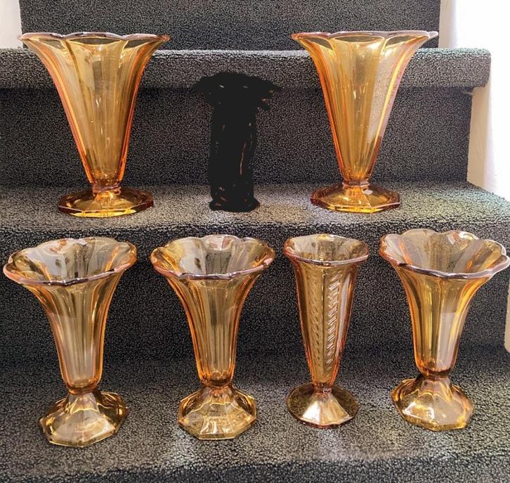 6 Stuks prachtige Art Deco kelkvazen.Puntgaaf. Samen 50 euro, Antiek en Kunst, Antiek | Vazen, Ophalen