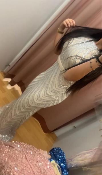 Galajurk - Prachtige Avondjurk beschikbaar voor biedingen