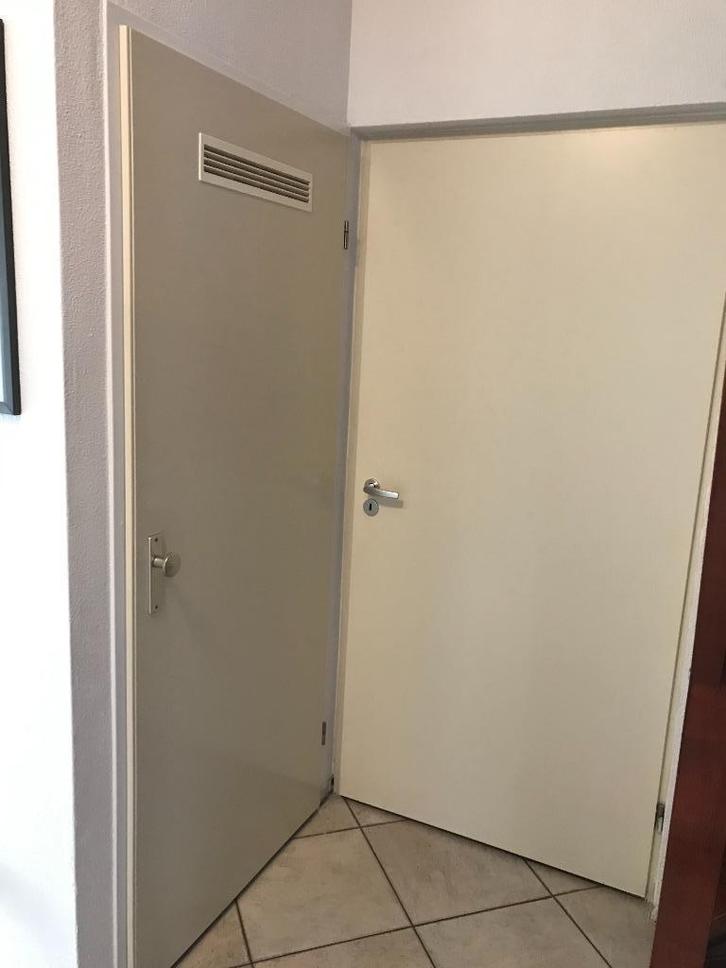 2 binnendeuren RAL 1013 opdek inclusief deurbeslag, Doe-het-zelf en Verbouw, Deuren en Horren, Gebruikt, Binnendeur, 200 tot 215 cm
