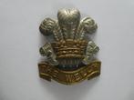 Cap badge The Welsh Regiment., Verzamelen, Ophalen of Verzenden, Landmacht, Engeland, Embleem of Badge